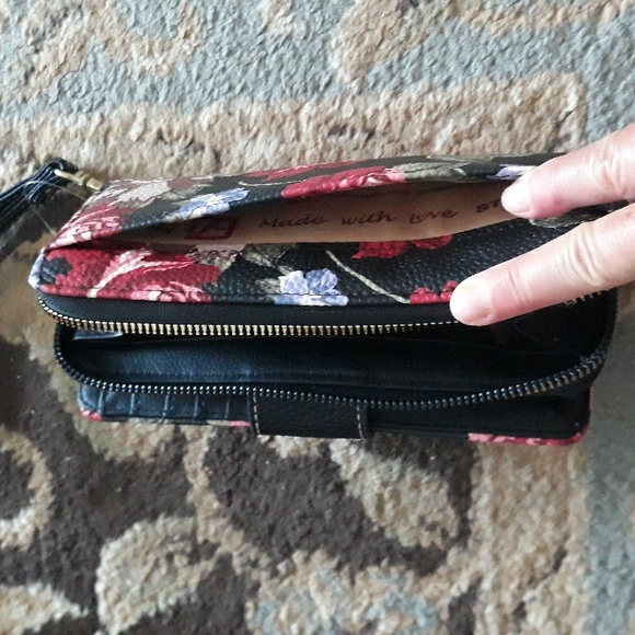2x*Host Pick*Stone Mountain pretty bonded leather wristlet